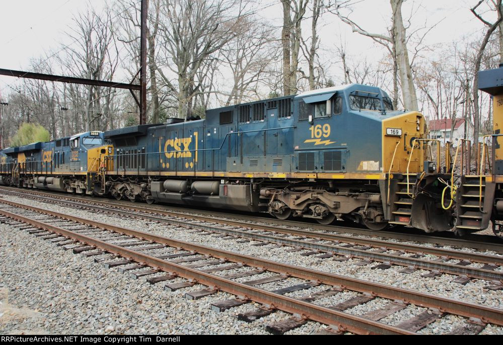 CSX 169 on M404